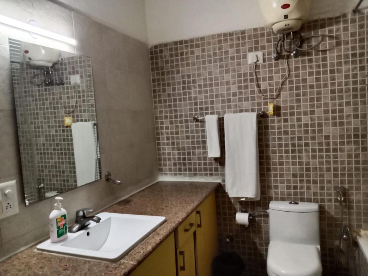 גורגאון Studio Serviced Apartments Near Fortis Hospital מראה חיצוני תמונה