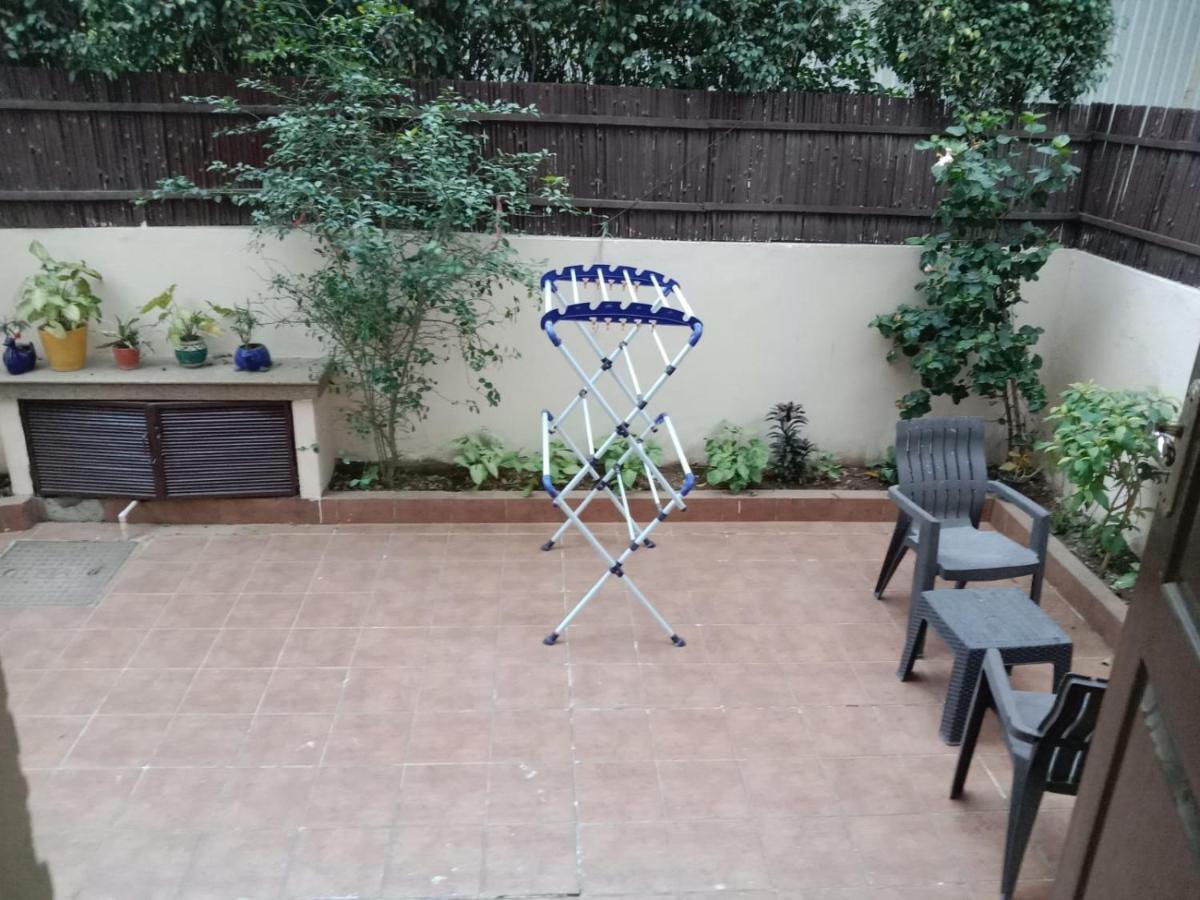 גורגאון Studio Serviced Apartments Near Fortis Hospital מראה חיצוני תמונה