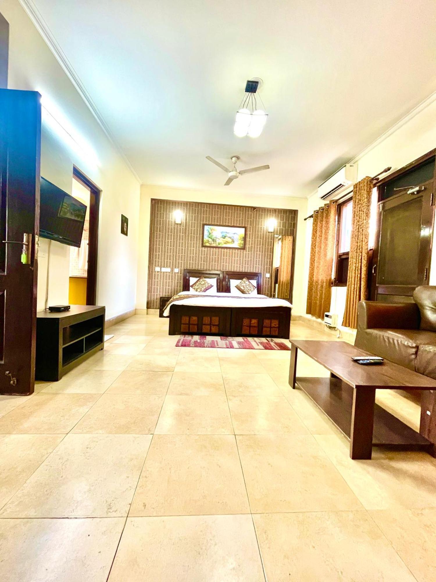 גורגאון Studio Serviced Apartments Near Fortis Hospital מראה חיצוני תמונה